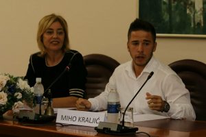 22752166_10212222443450022_377496537_n