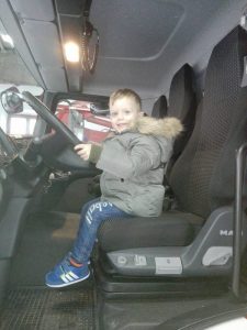 25348600_1650323864989767_280479910196826503_n