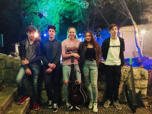 44057810_1955240024563015_2724159492265607168_n