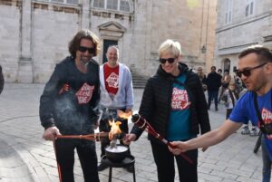 87818666_229462538222393_2719608708127522816_n